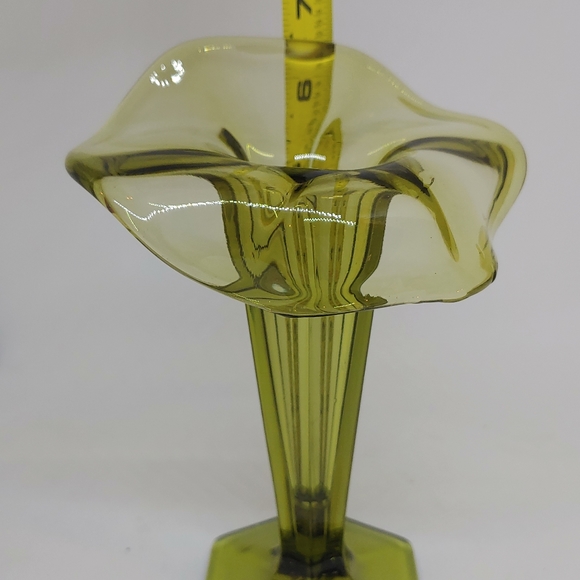 Westmoreland Avocado Green Jack in the Pulpit Glass Vase - Picture 5 of 10